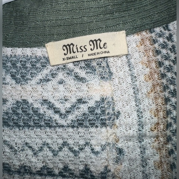 Miss Me‎ Striped Dolman Shirt Size XS *BUCKLE EXCLUSIVE - Picture 6 of 8